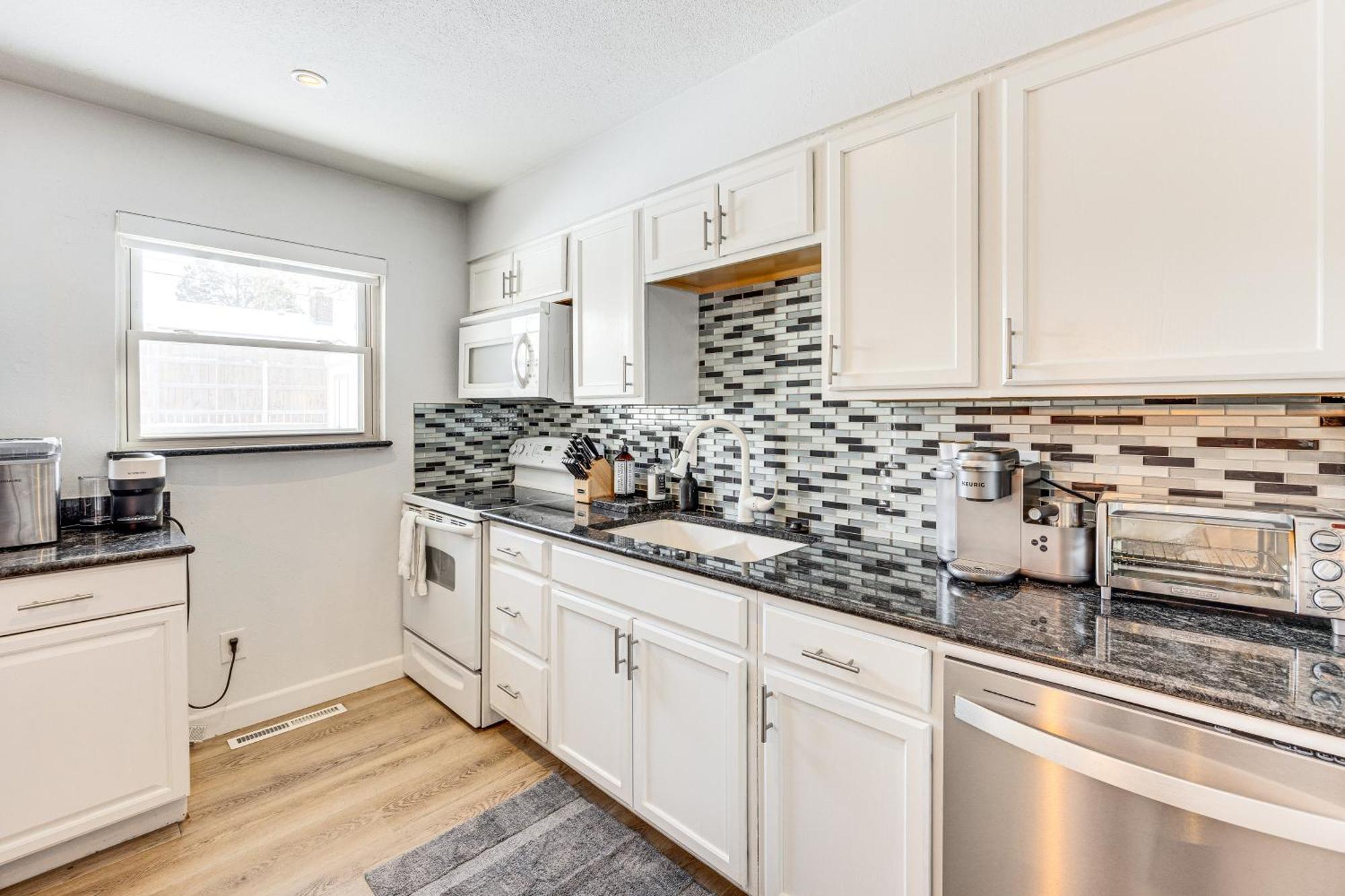 Holiday home 4 Mi To Dtwn Contemporary Gem In