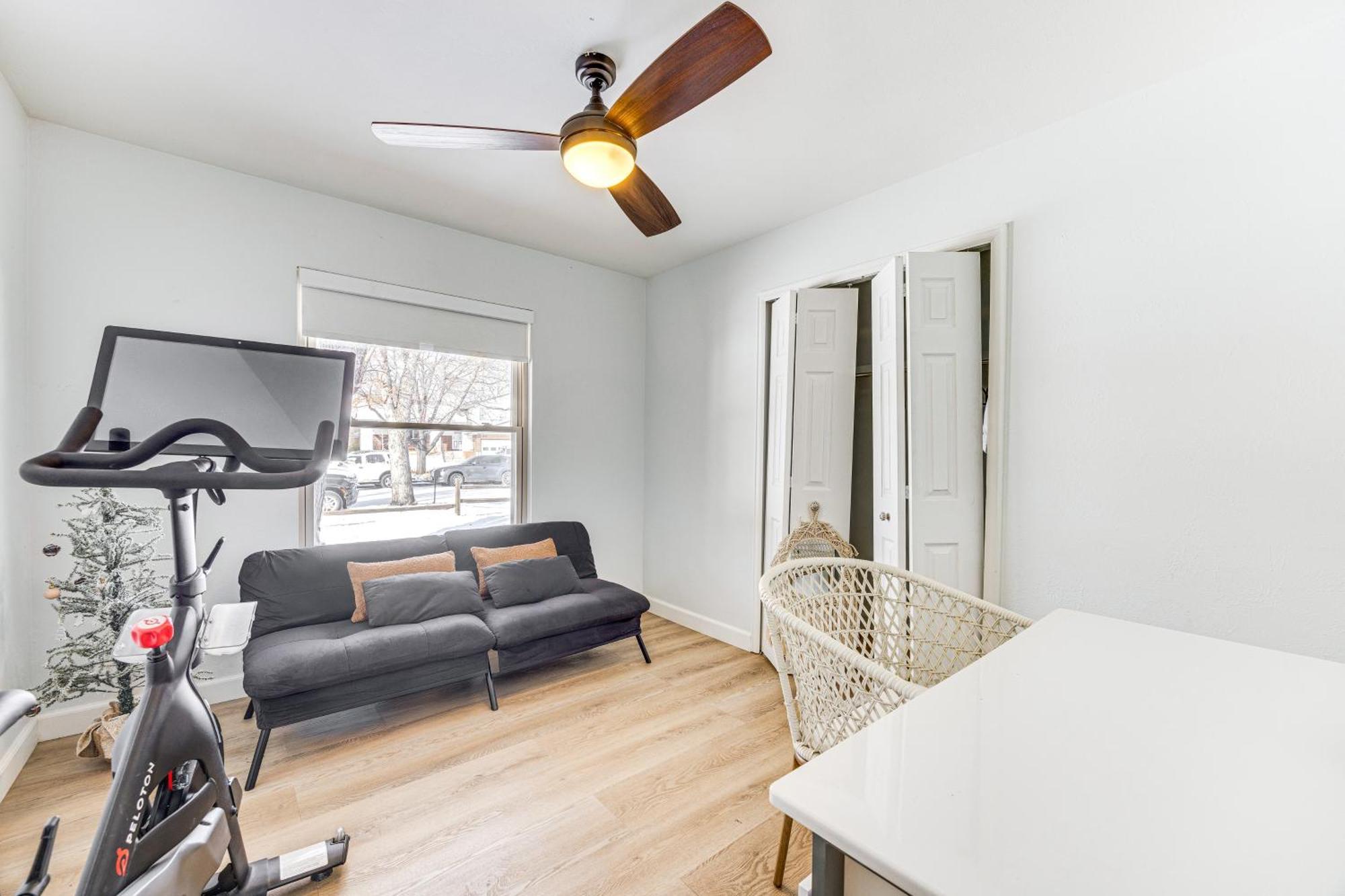 Holiday home 4 Mi To Dtwn Contemporary Gem In Colorado Springs